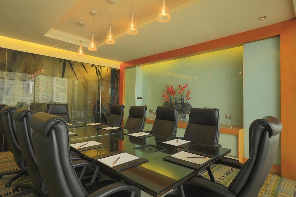 מלון סן פדרו מקאטי Intercontinental Manila מראה חיצוני תמונה