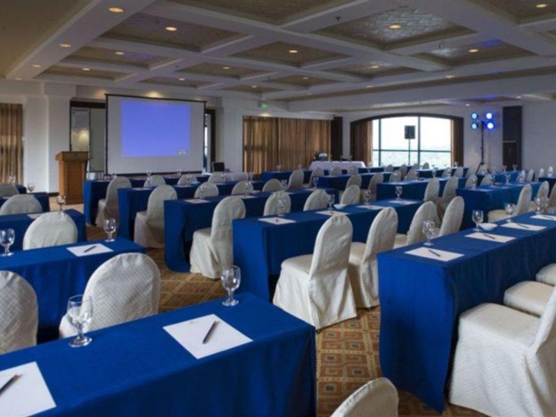מלון סן פדרו מקאטי Intercontinental Manila מראה חיצוני תמונה